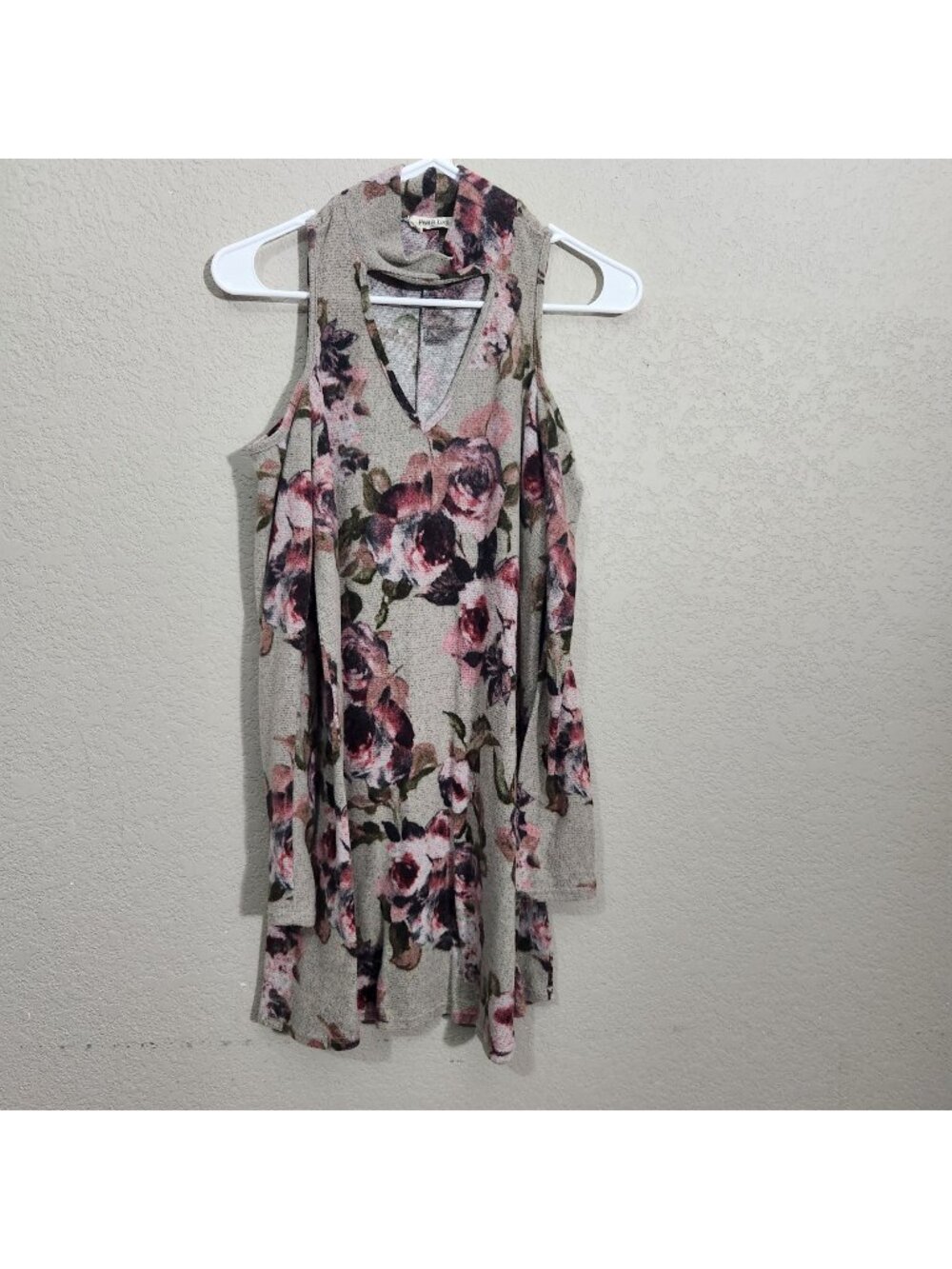 Peach Love California Womens Sleeveless Floral Dress S Gray Pink V-Neck